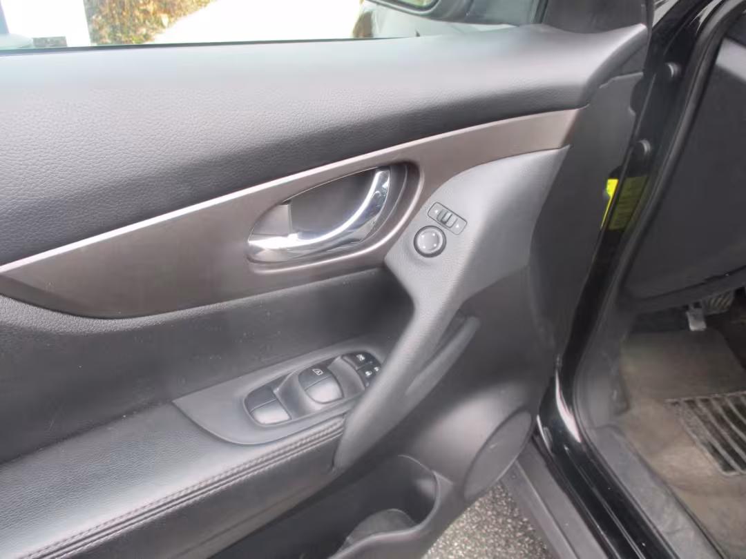 2015 Nissan Rogue - 5N1AT2MV1FC926505 - Image #14