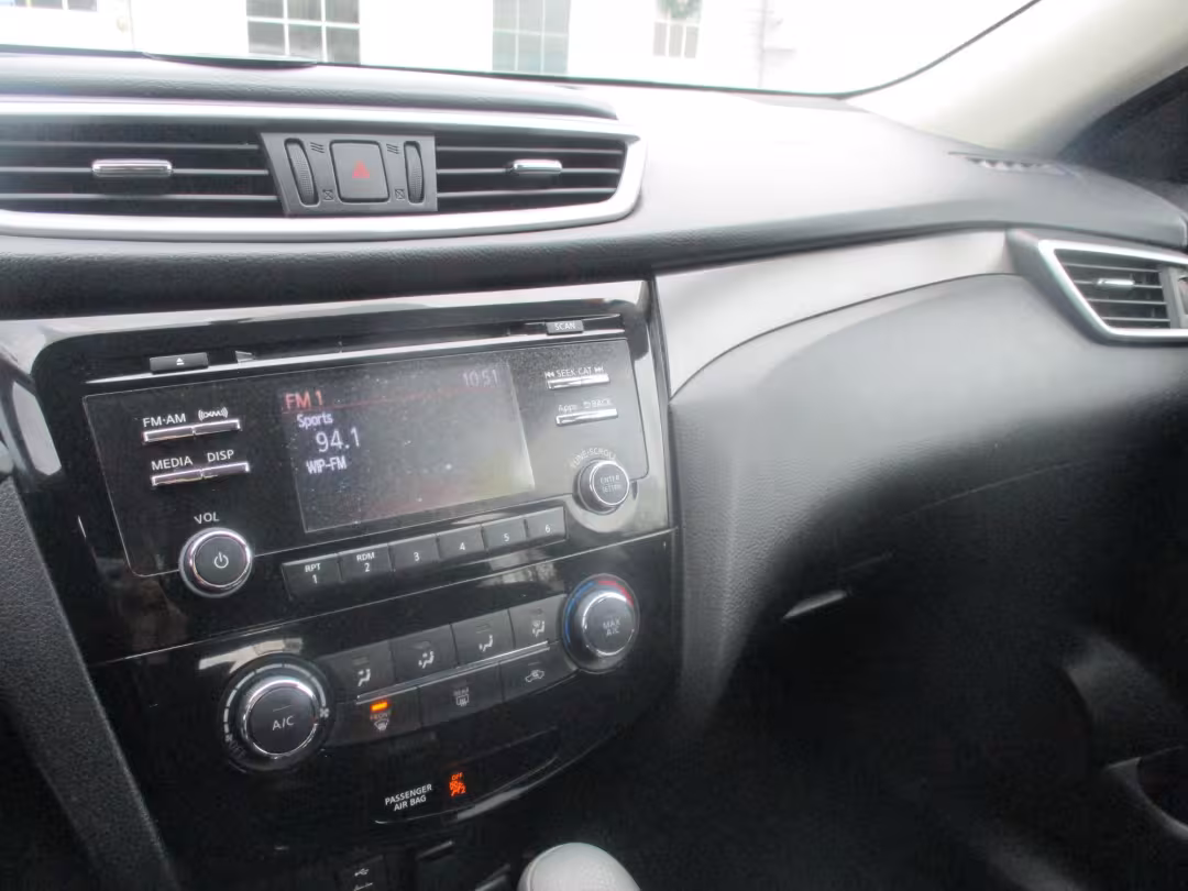 2015 Nissan Rogue - 5N1AT2MV1FC926505 - Image #18