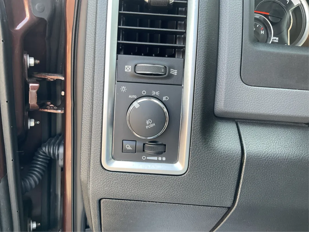 2015 Ram 1500 - 3C6RR7LT4FG599041 - Image #16