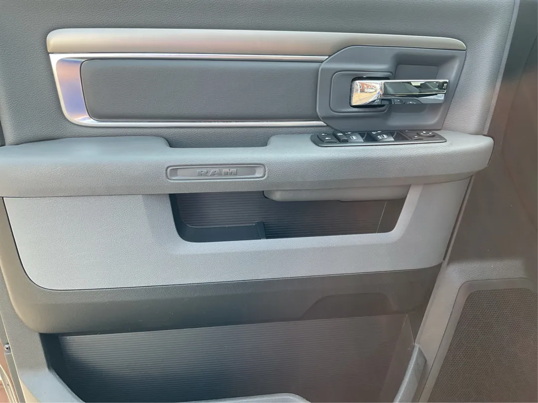 2015 Ram 1500 - 3C6RR7LT4FG599041 - Image #18