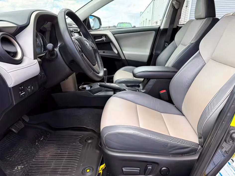 2015 Toyota RAV4 - 2T3DFREV9FW347579 - Image #13