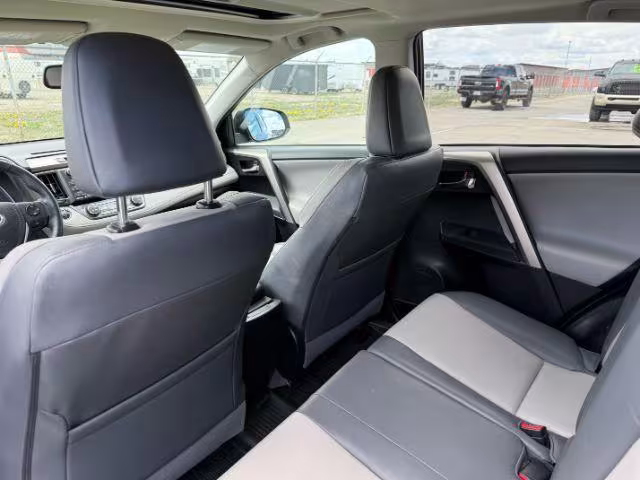 2015 Toyota RAV4 - 2T3DFREV9FW347579 - Image #46