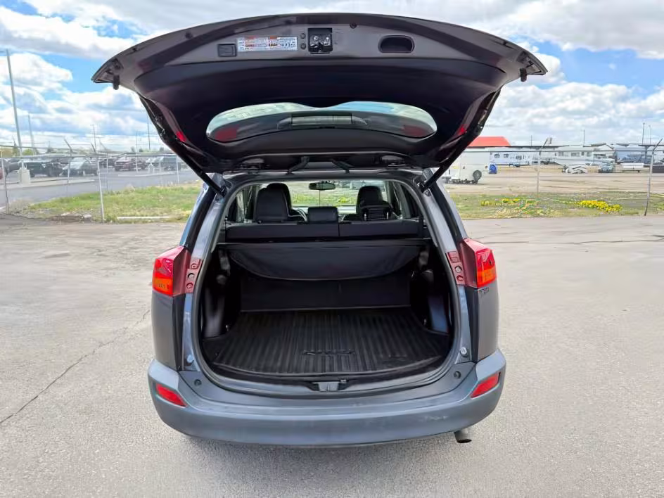 2015 Toyota RAV4 - 2T3DFREV9FW347579 - Image #6