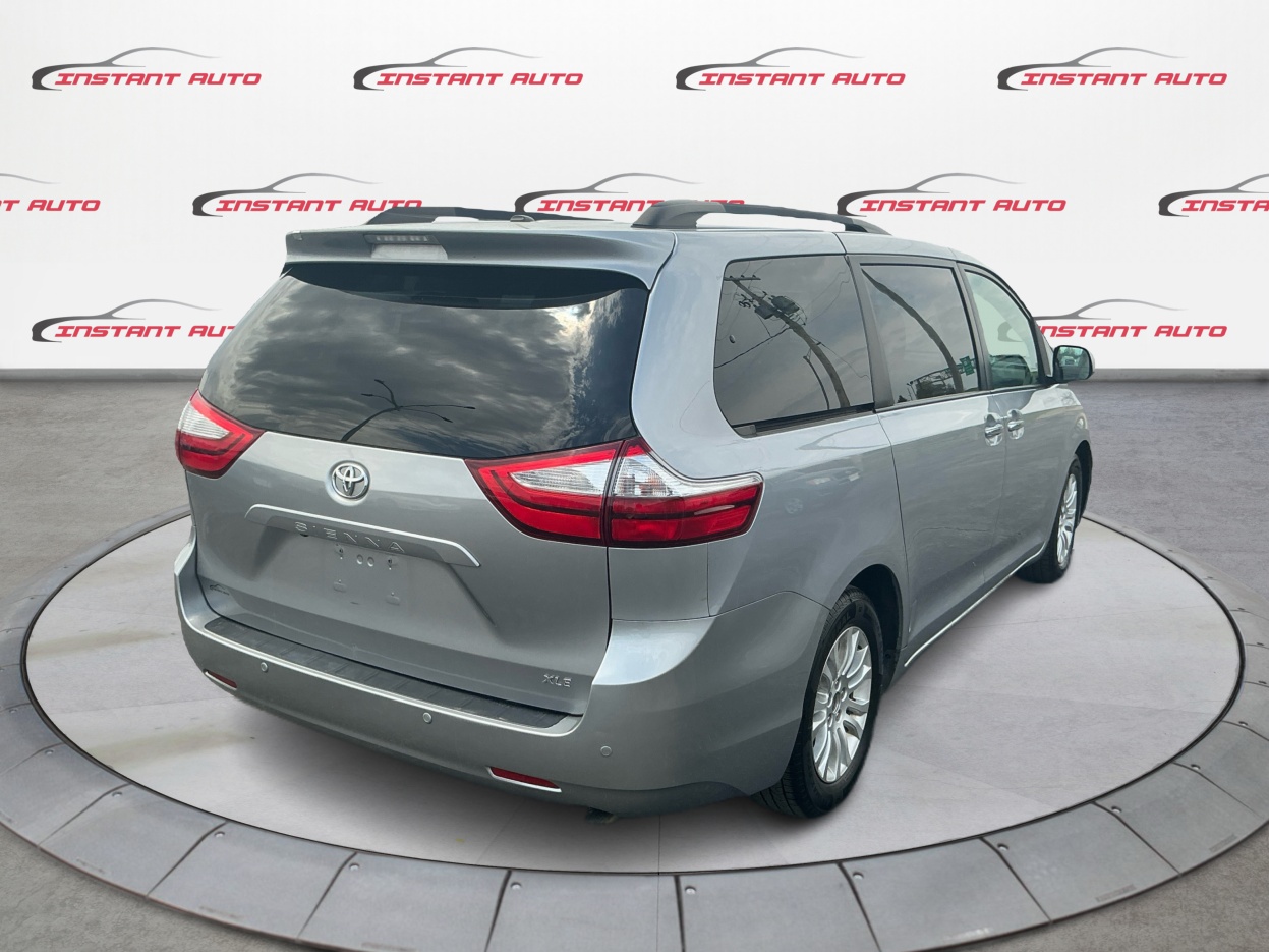 2015 Toyota Sienna - 5TDYK3DC2FS554679 - Image #3
