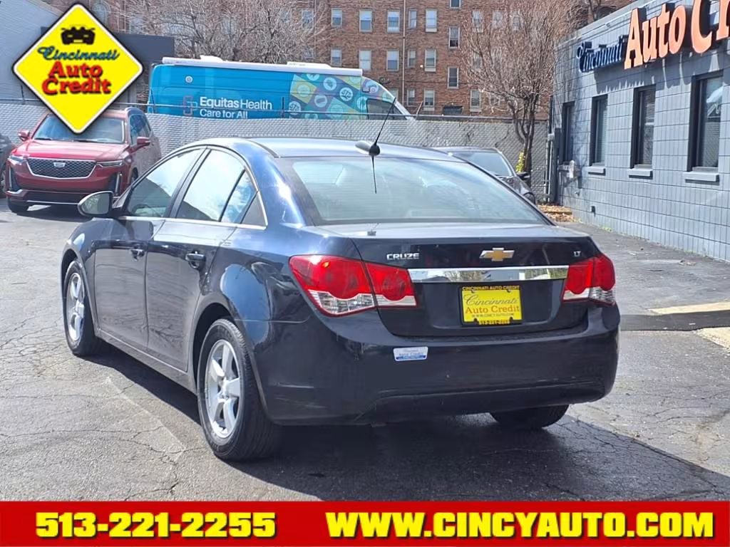 2016 Chevrolet Cruze - 1G1PE5SBXG7157895 - Image #2