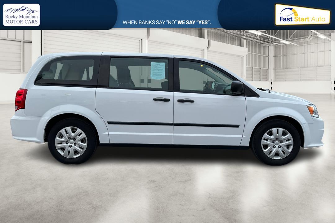 2016 Dodge Grand Caravan - 2C4RDGBGXGR163852 - Image #2