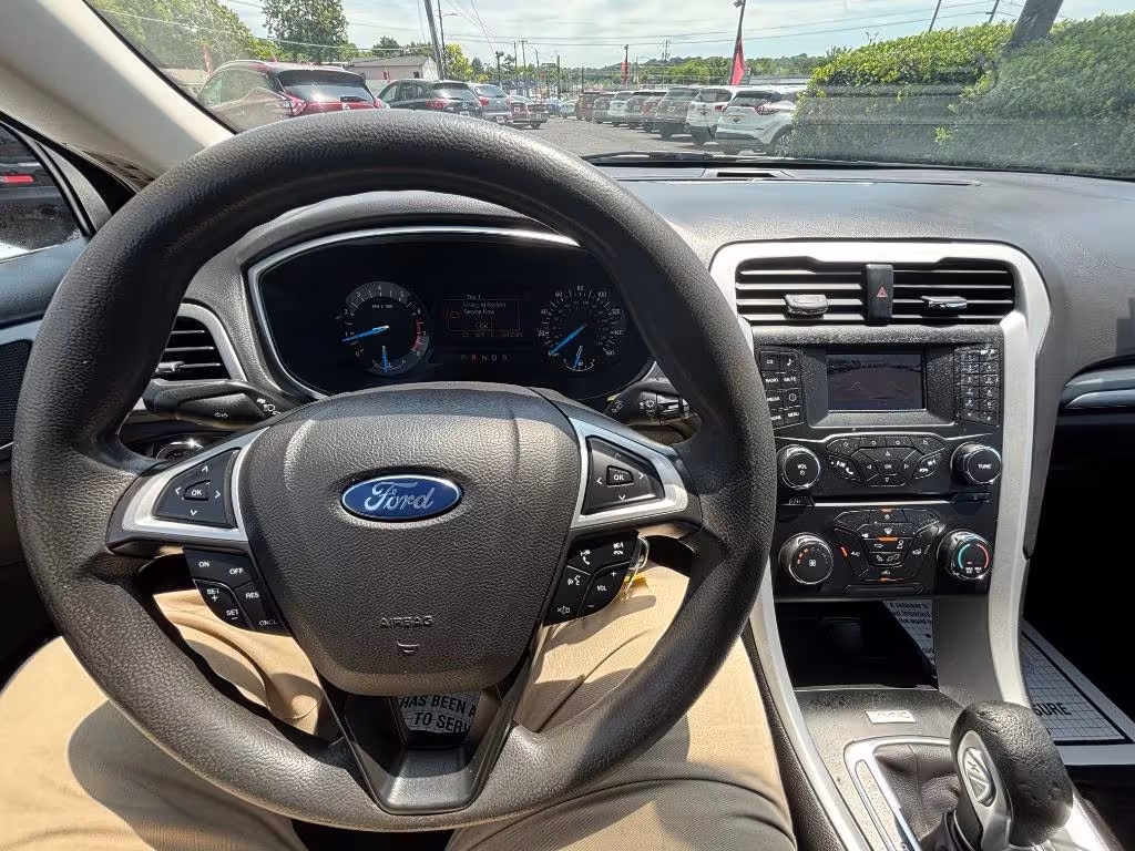 2016 Ford Fusion - 1FA6P0H73G5135547 - Image #2