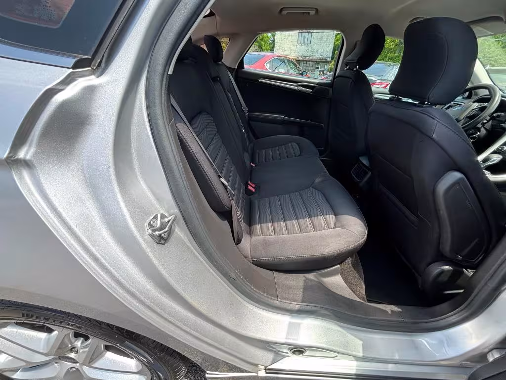 2016 Ford Fusion - 1FA6P0H73G5135547 - Image #9