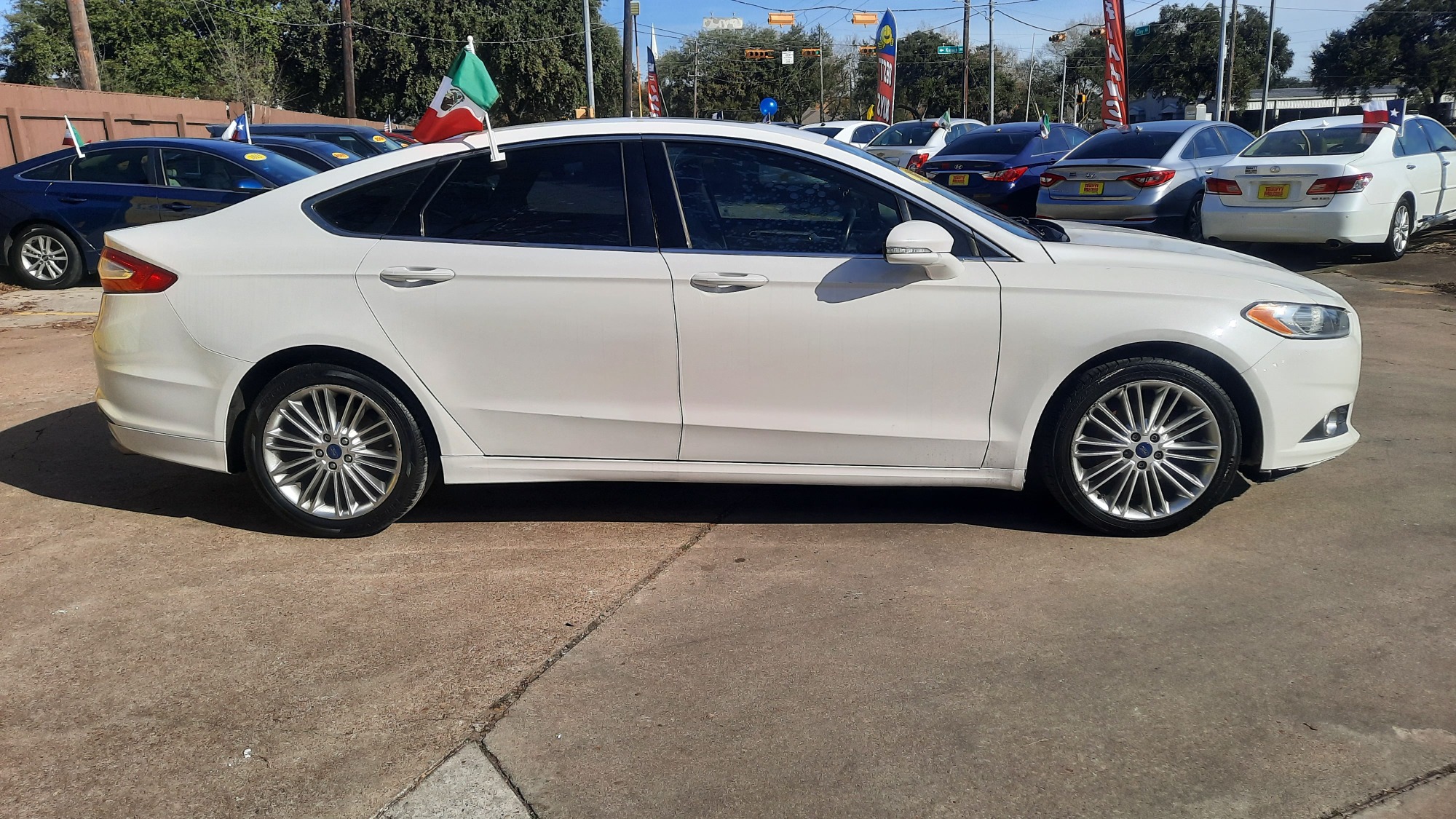 2016 Ford Fusion - 3FA6P0HDXGR327499 - Image #3