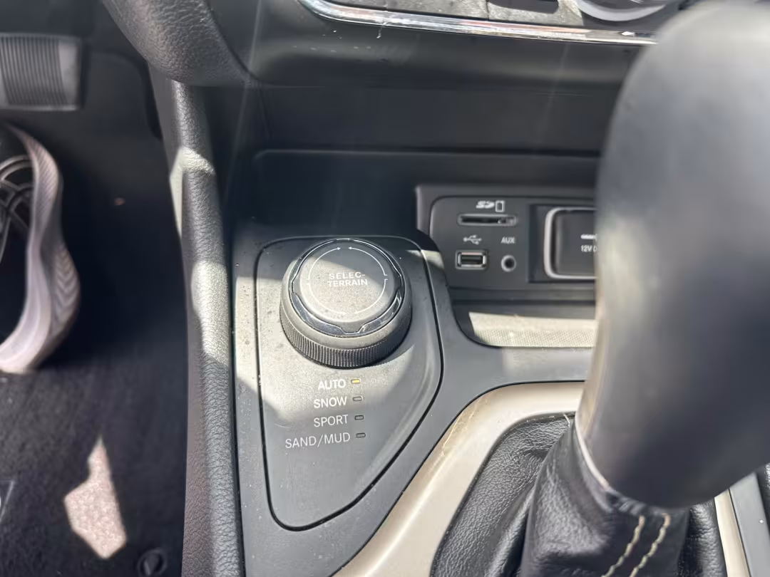 2016 Jeep Cherokee - 1C4PJMDS6GW122383 - Image #9