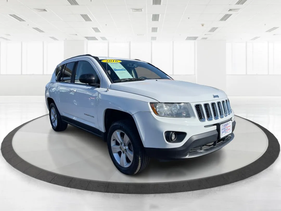 2016 Jeep Compass - 1C4NJCBA1GD681637 - Image #1