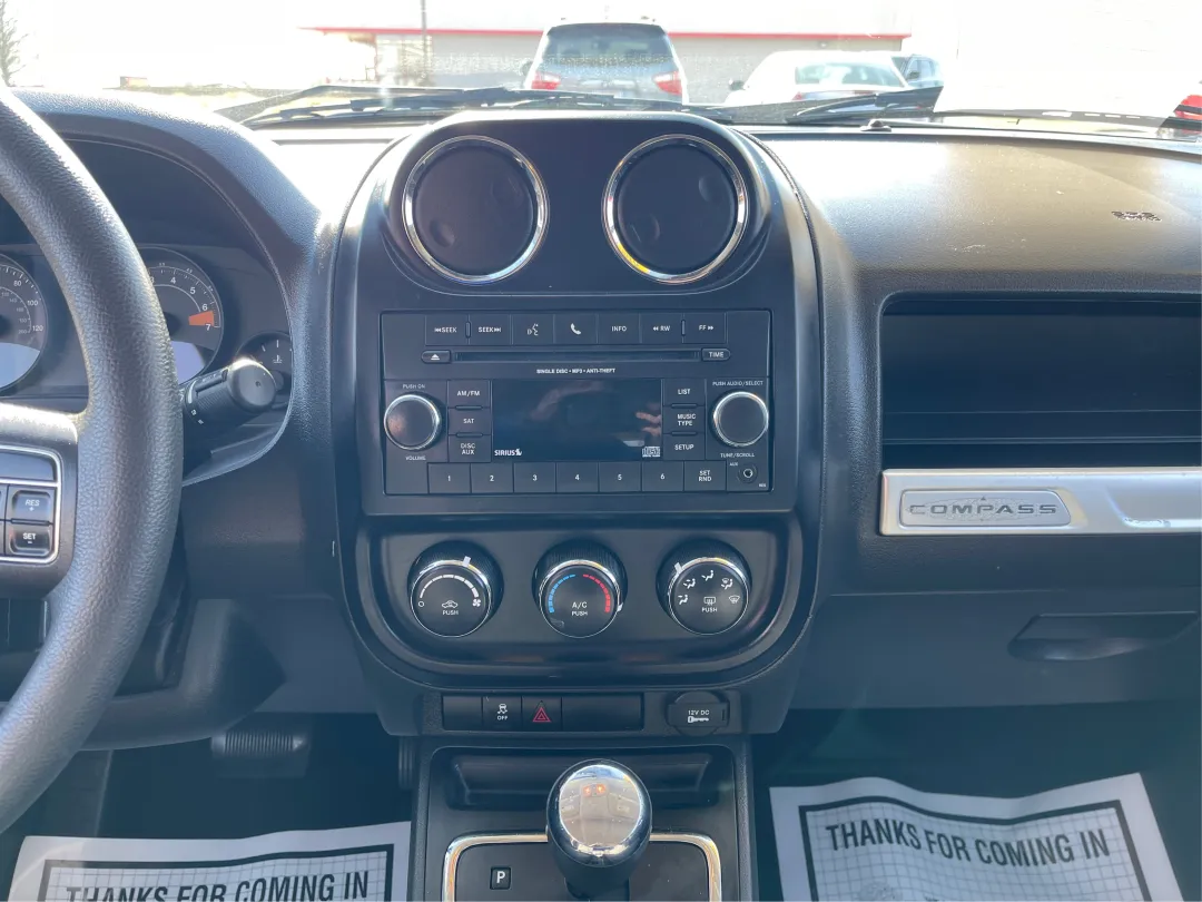 2016 Jeep Compass - 1C4NJCBA1GD681637 - Image #13