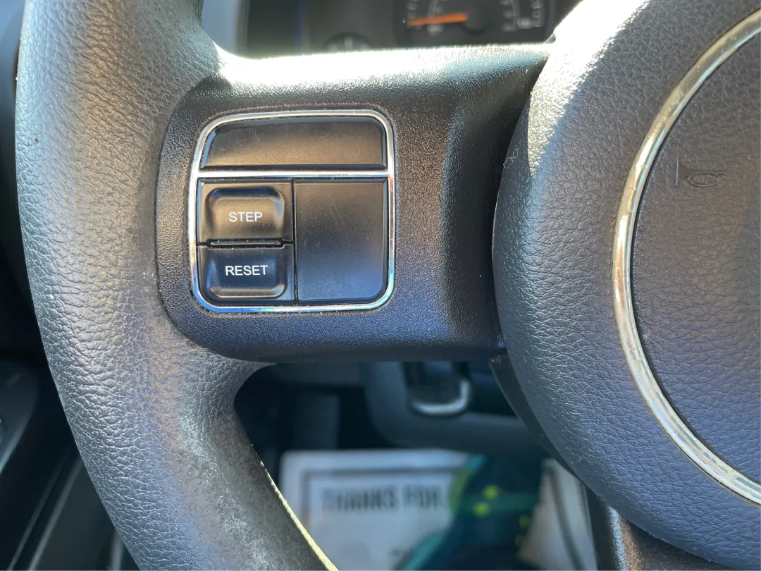 2016 Jeep Compass - 1C4NJCBA1GD681637 - Image #16