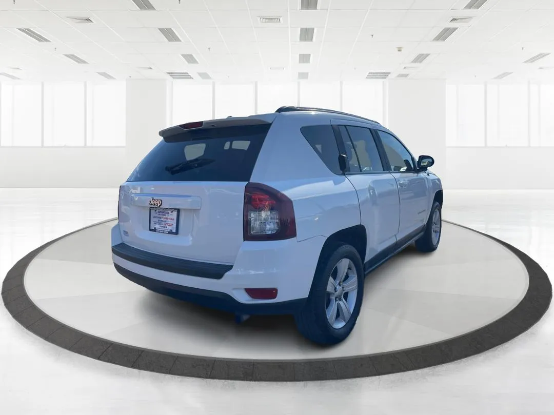 2016 Jeep Compass - 1C4NJCBA1GD681637 - Image #3