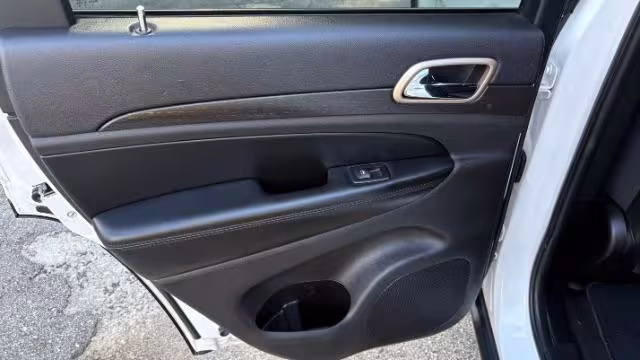 2016 Jeep Grand Cherokee - 1C4RJFAG7GC318368 - Image #13