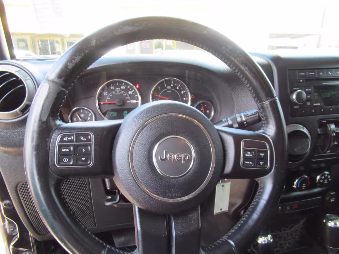 2016 Jeep Wrangler - 1C4BJWDG5GL129926 - Image #3