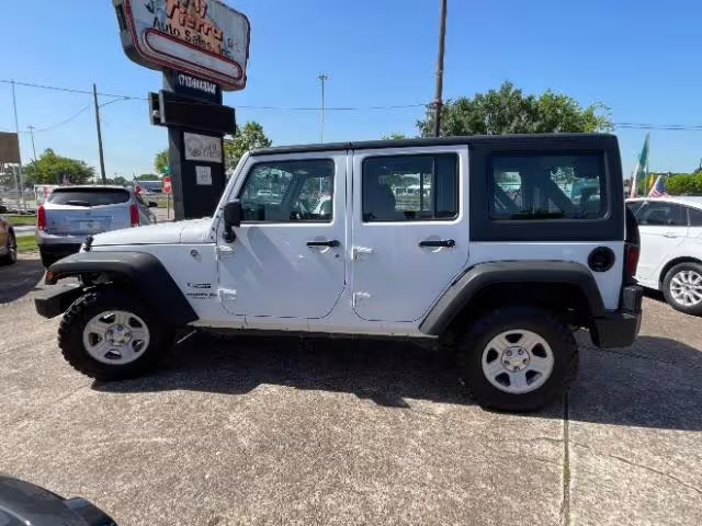 2016 Jeep Wrangler - 1C4BJWKG4GL318358 - Image #4