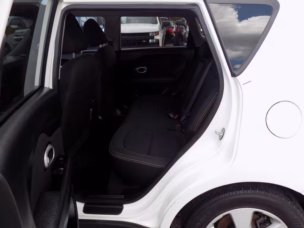 2016 Kia Soul - KNDJP3A52G7307165 - Image #10