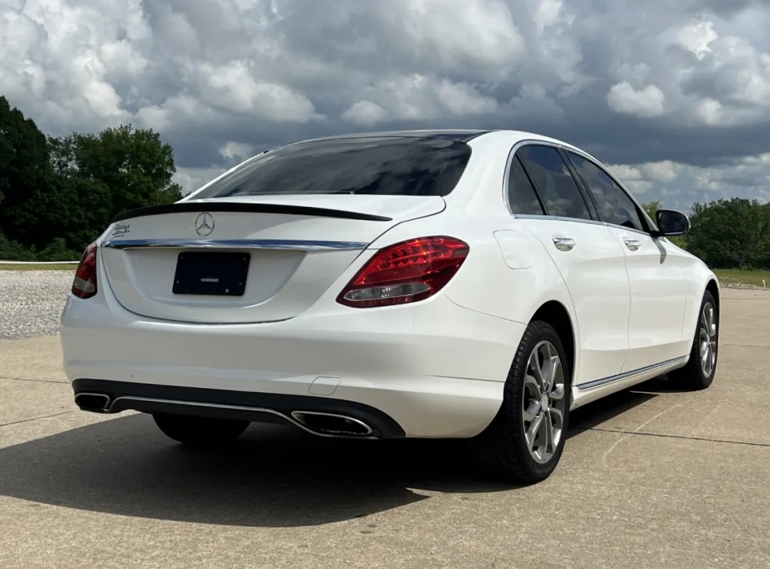 2016 Mercedes-Benz C-Class - 55SWF4KB7GU146811 - Image #10