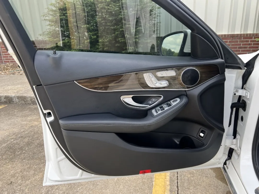 2016 Mercedes-Benz C-Class - 55SWF4KB7GU146811 - Image #14