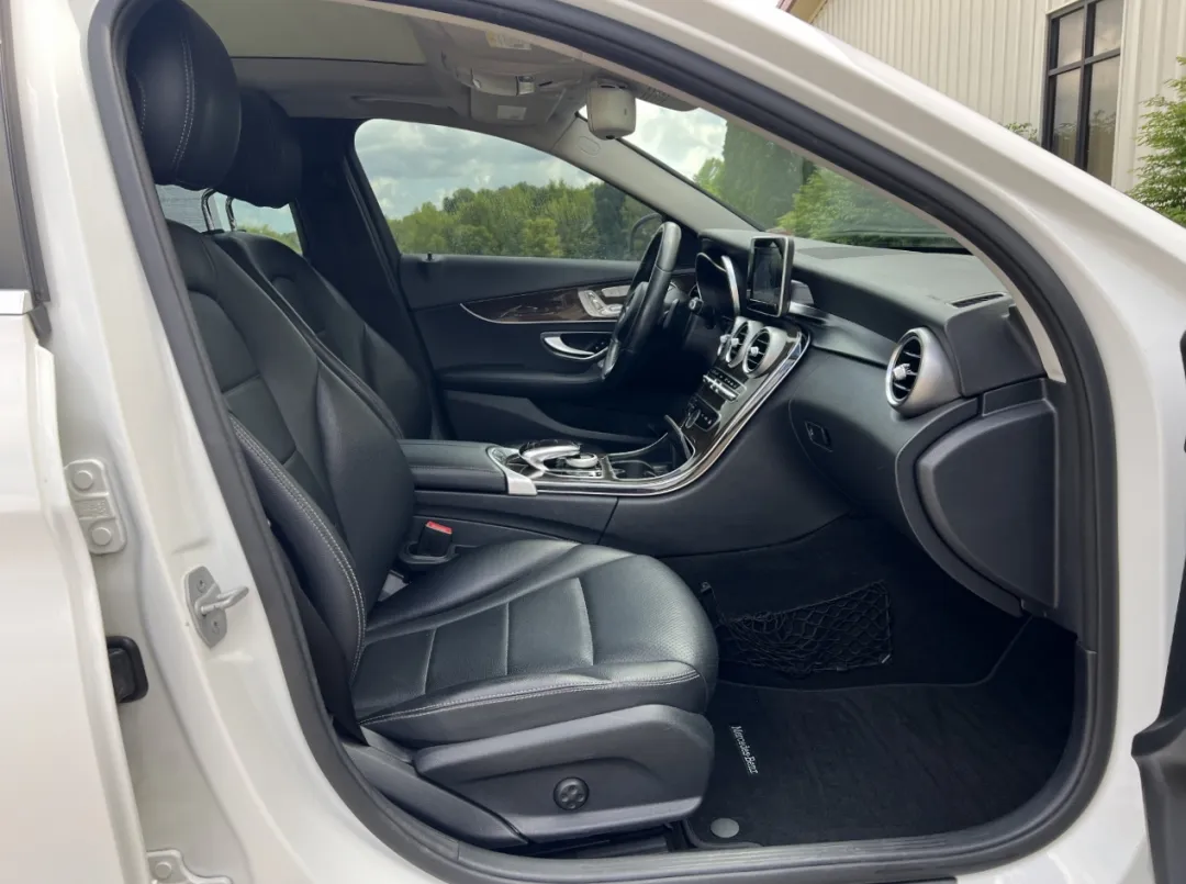 2016 Mercedes-Benz C-Class - 55SWF4KB7GU146811 - Image #17