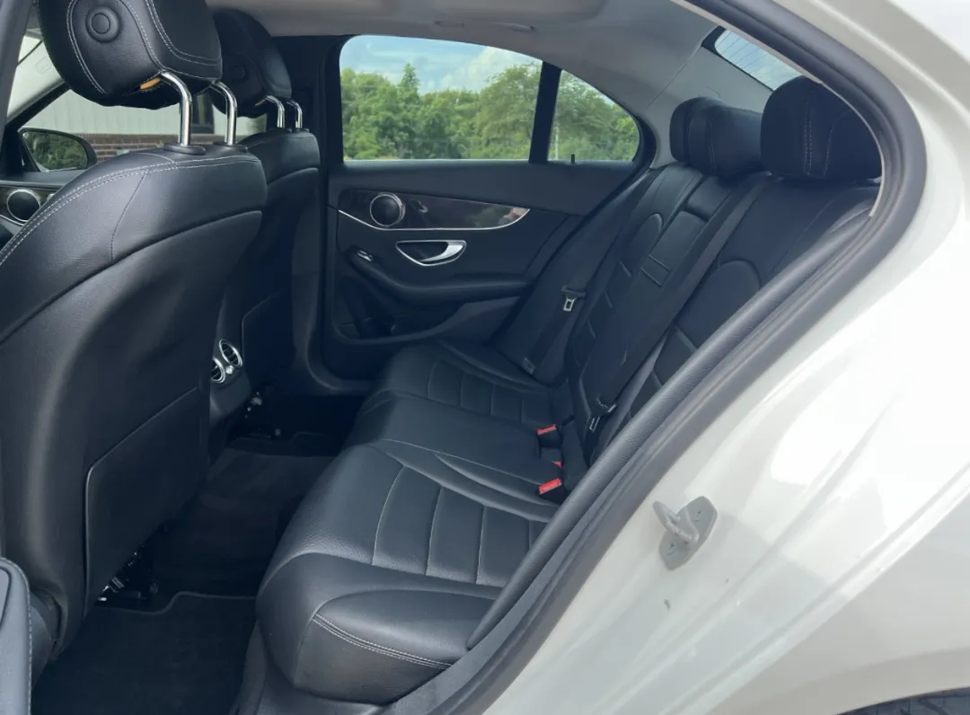 2016 Mercedes-Benz C-Class - 55SWF4KB7GU146811 - Image #18