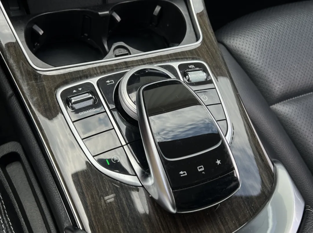 2016 Mercedes-Benz C-Class - 55SWF4KB7GU146811 - Image #25