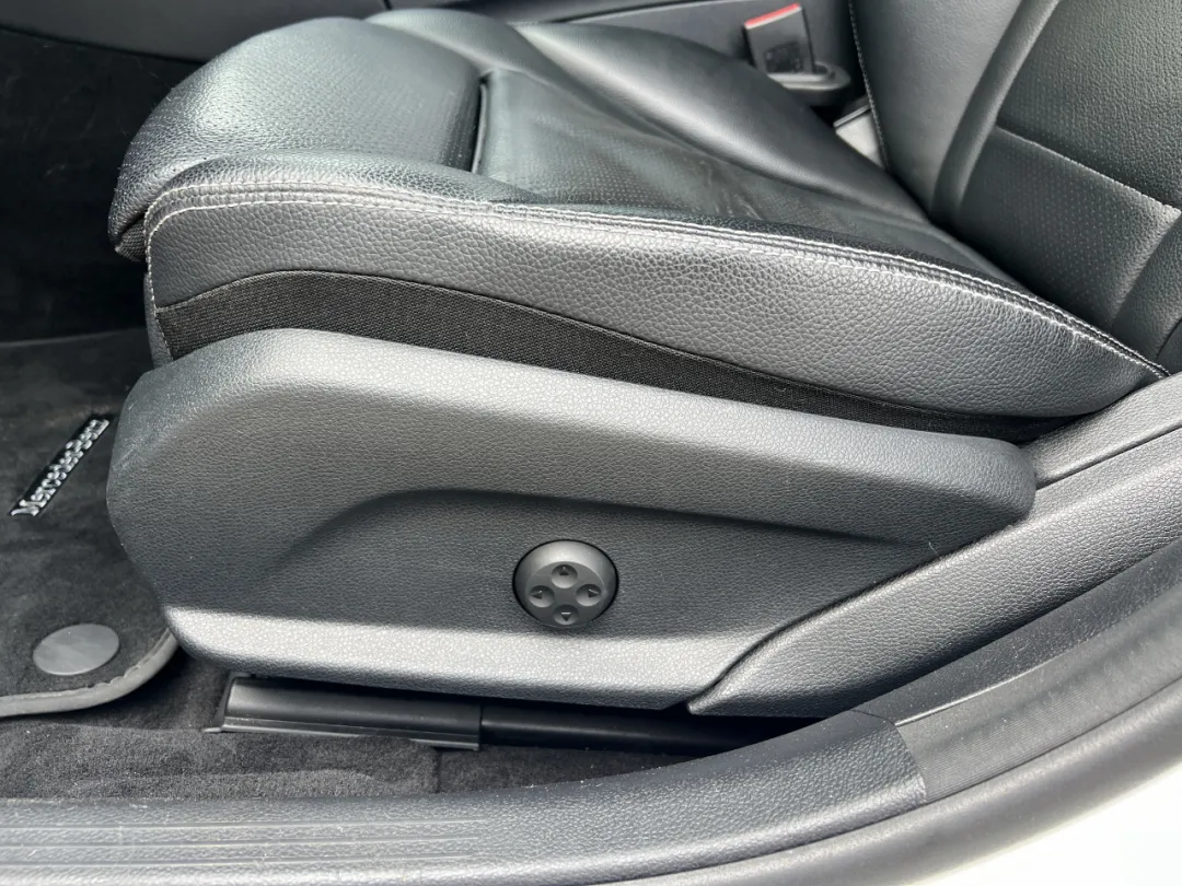 2016 Mercedes-Benz C-Class - 55SWF4KB7GU146811 - Image #33
