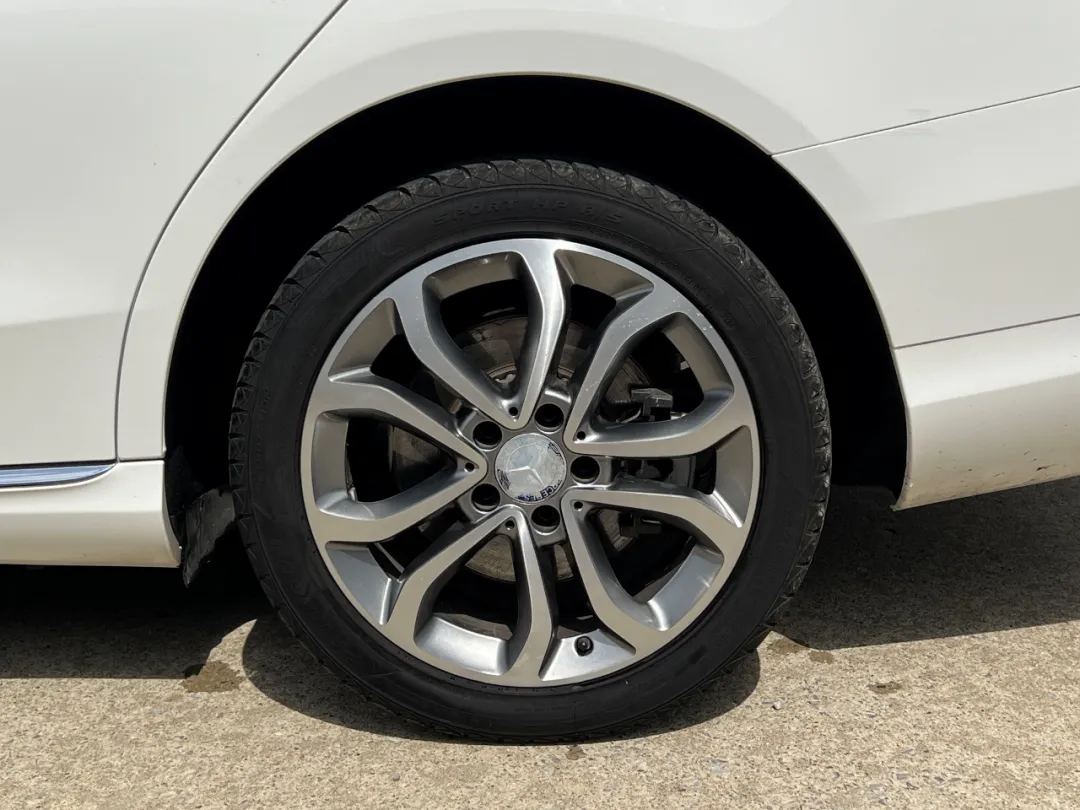 2016 Mercedes-Benz C-Class - 55SWF4KB7GU146811 - Image #38