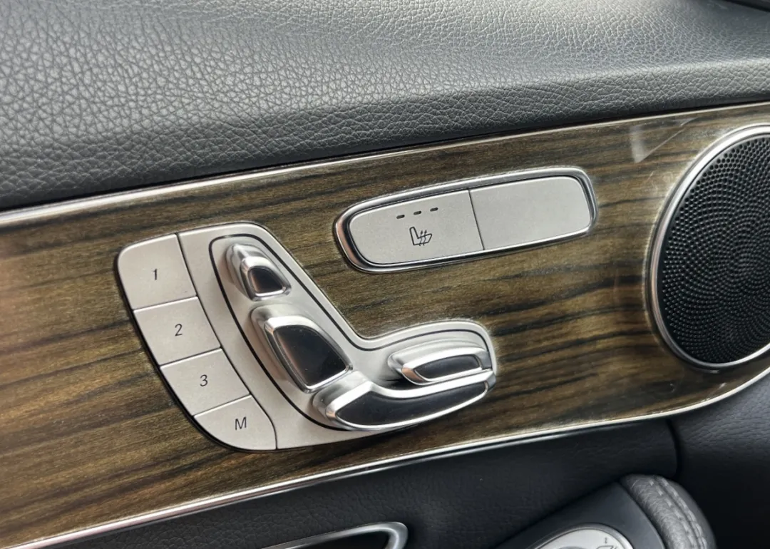 2016 Mercedes-Benz C-Class - 55SWF4KB7GU146811 - Image #5