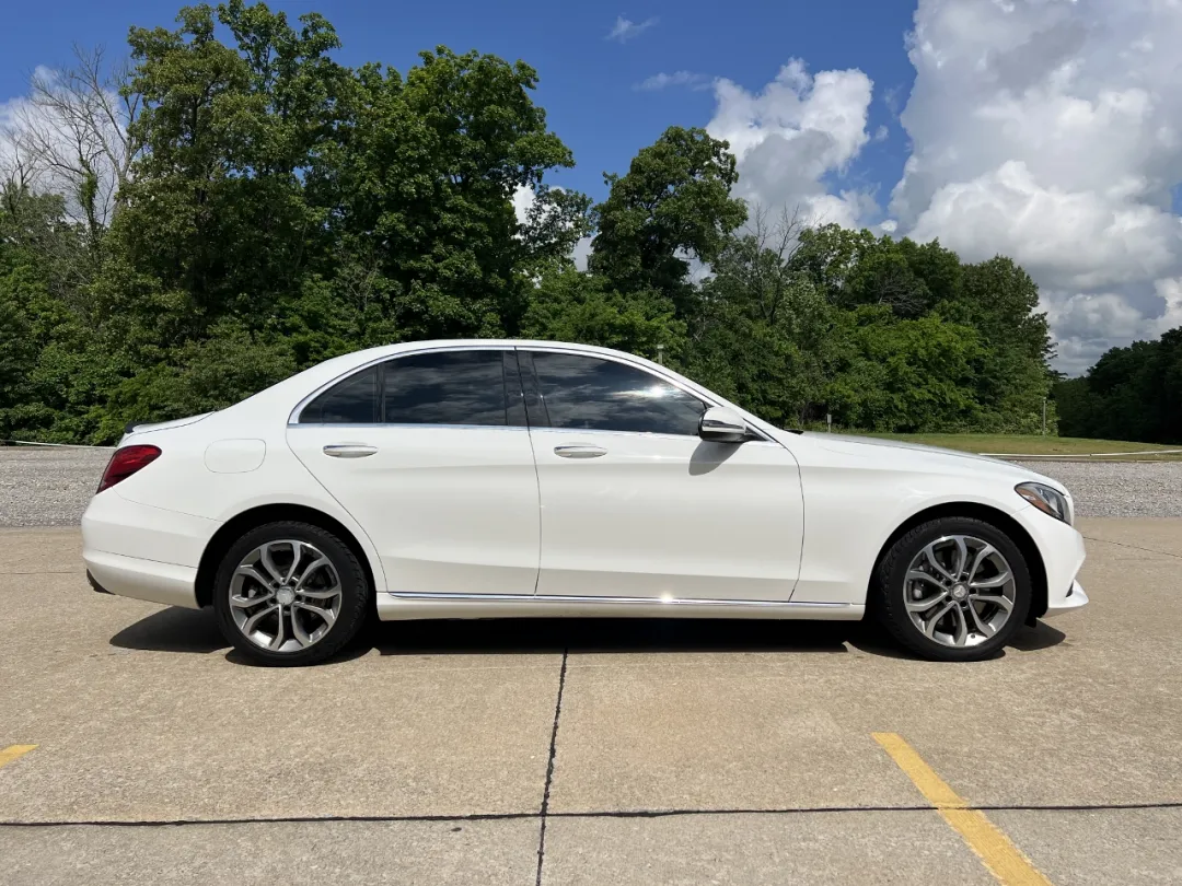2016 Mercedes-Benz C-Class - 55SWF4KB7GU146811 - Image #9