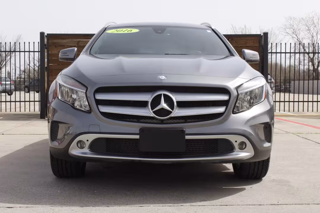 2016 Mercedes-Benz GLA-Class - WDCTG4EB0GJ246863 - Image #1