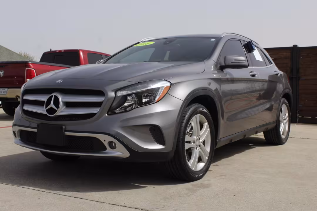 2016 Mercedes-Benz GLA-Class - WDCTG4EB0GJ246863 - Image #2