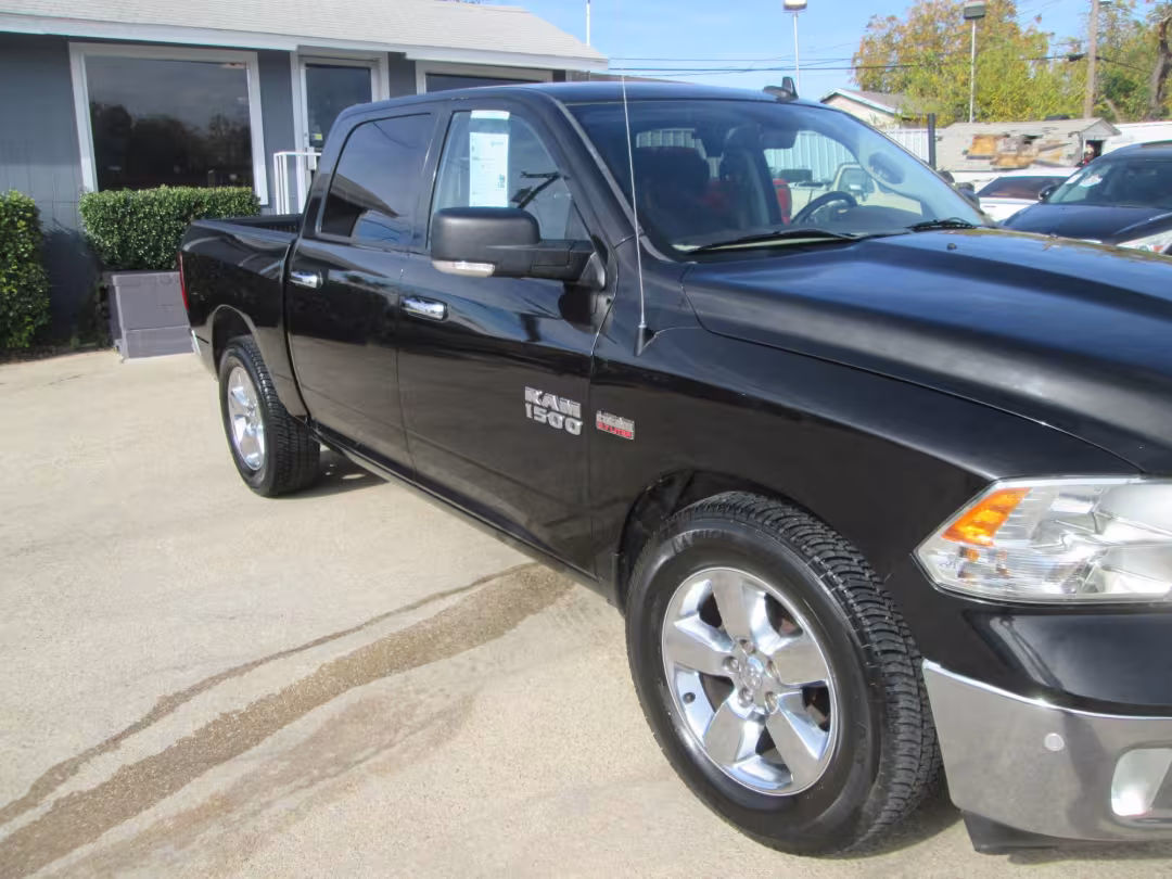 2016 Ram 1500 - 3C6RR6LT2GG288879 - Image #2