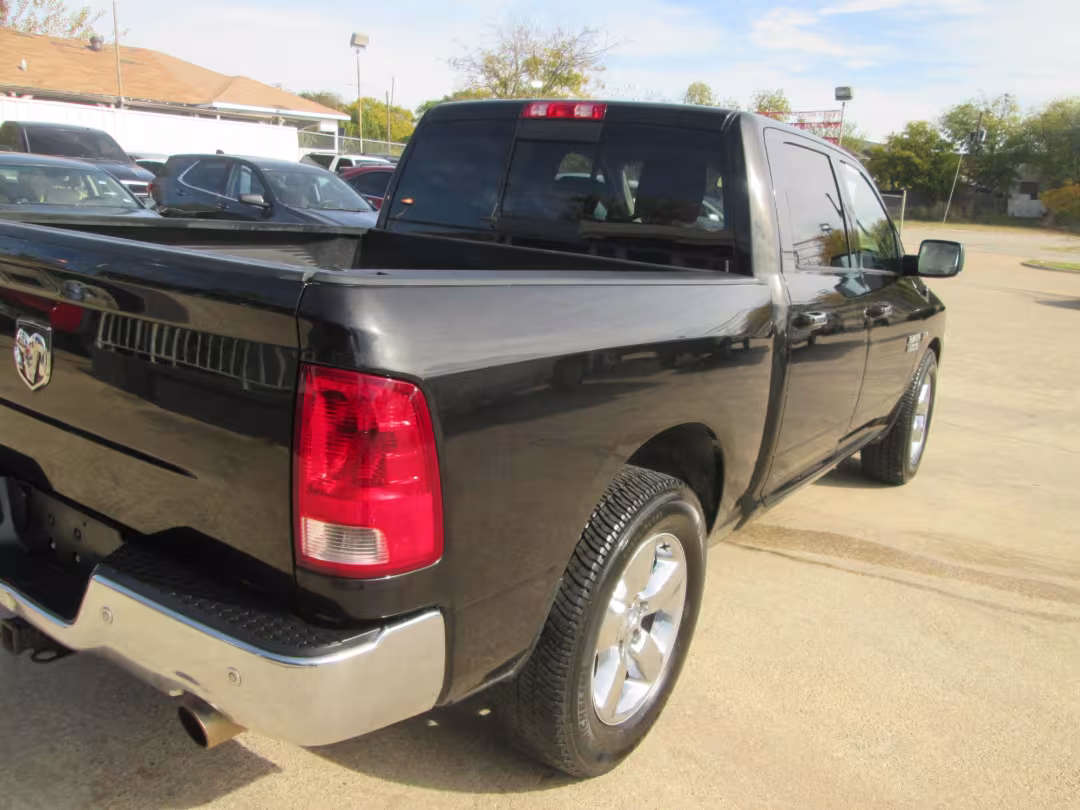 2016 Ram 1500 - 3C6RR6LT2GG288879 - Image #3