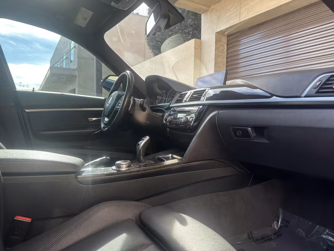 2017 BMW 3-Series - WBA8D9C55HK678369 - Image #19