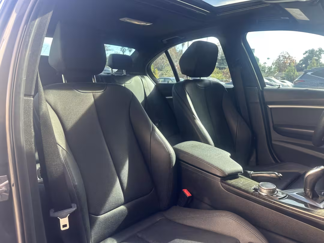 2017 BMW 3-Series - WBA8D9C55HK678369 - Image #20