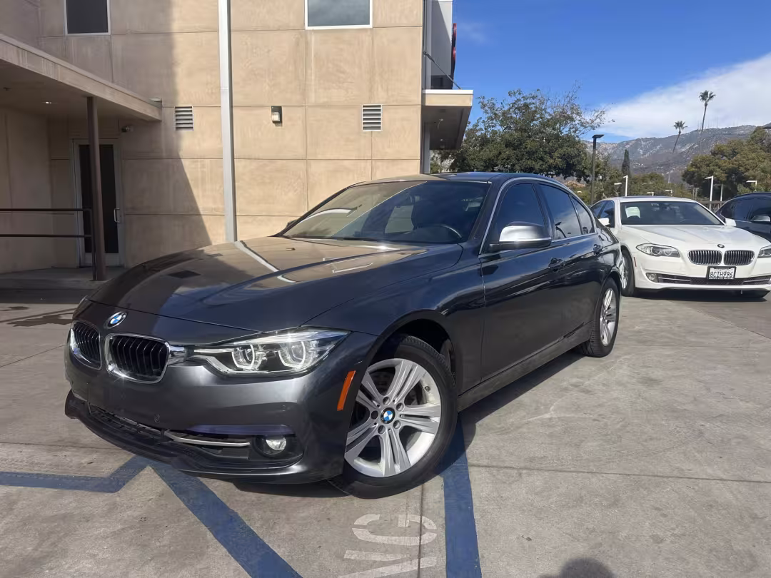 2017 BMW 3-Series - WBA8D9C55HK678369 - Image #28