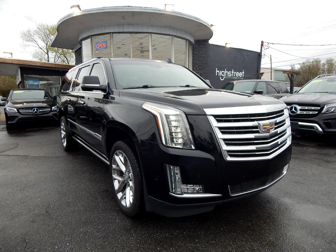 2017 Cadillac Escalade ESV - 1GYS4KKJ6HR330256 - Image #3