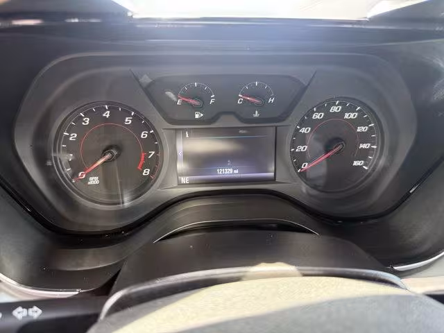 2017 Chevrolet Camaro - 1G1FB1RX8H0181122 - Image #1