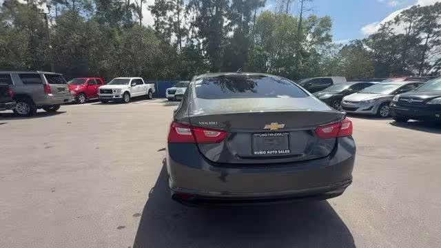 2017 Chevrolet Malibu - 1G1ZB5ST6HF276058 - Image #3