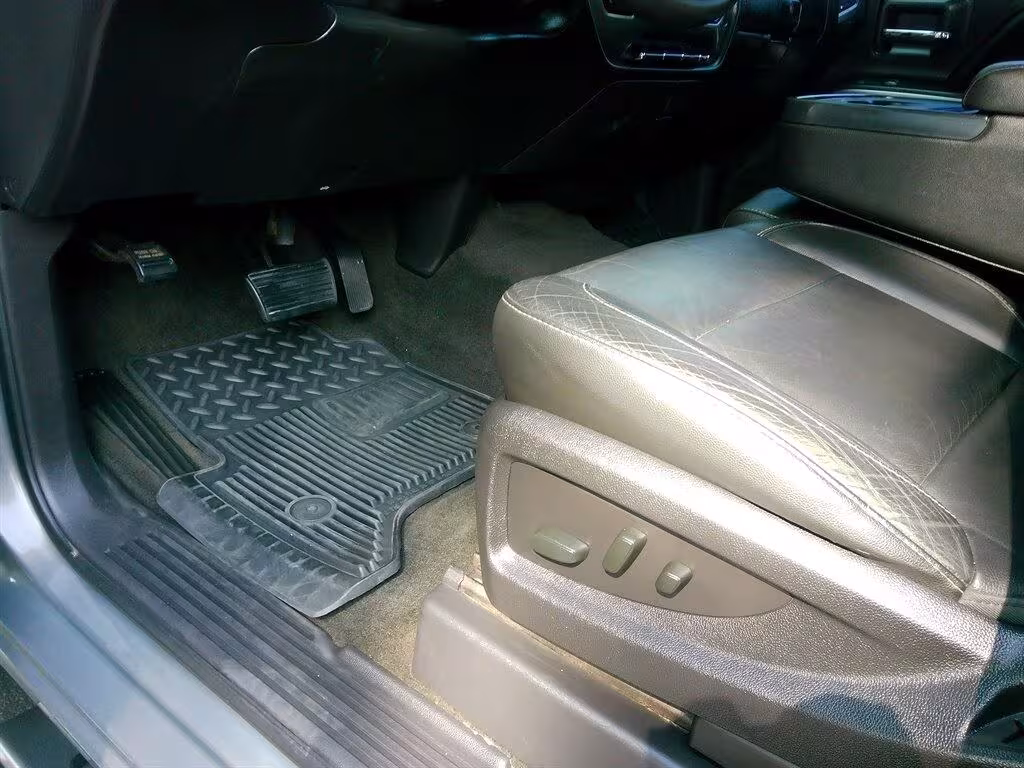 2017 Chevrolet Silverado 1500 - 3GCPCREC4HG202943 - Image #10