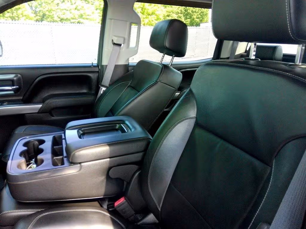 2017 Chevrolet Silverado 1500 - 3GCPCREC4HG202943 - Image #11
