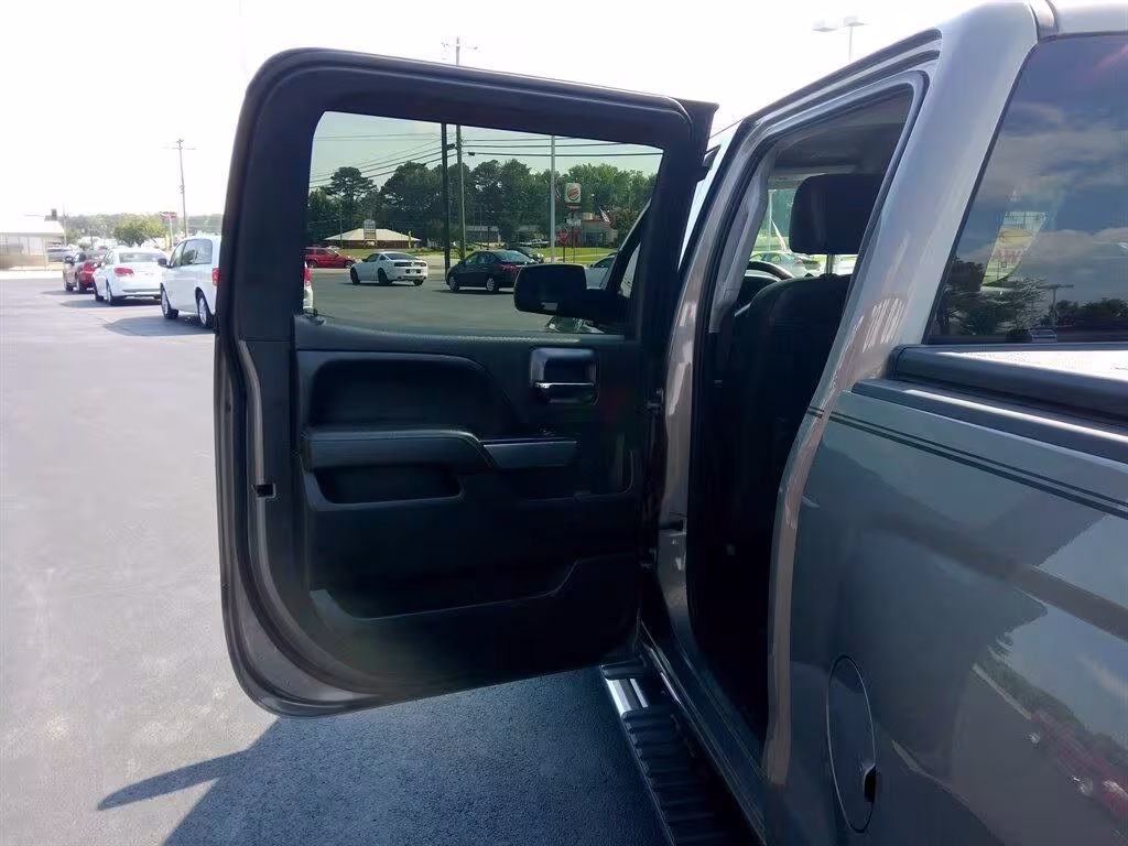 2017 Chevrolet Silverado 1500 - 3GCPCREC4HG202943 - Image #21