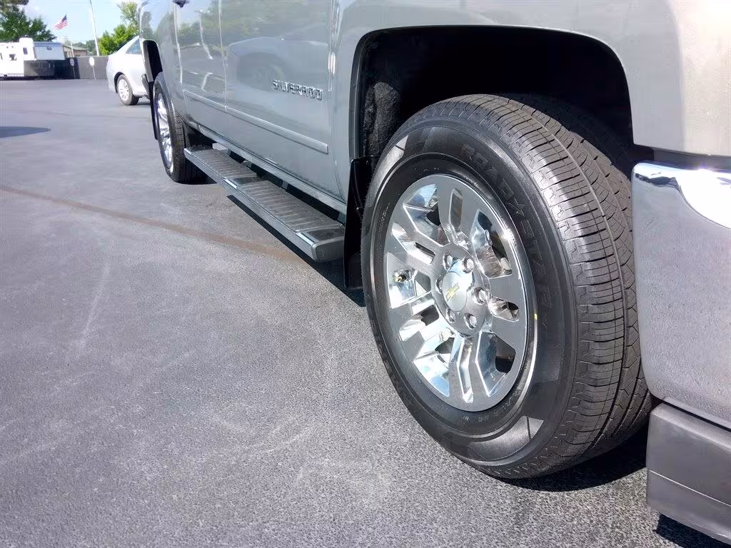 2017 Chevrolet Silverado 1500 - 3GCPCREC4HG202943 - Image #25
