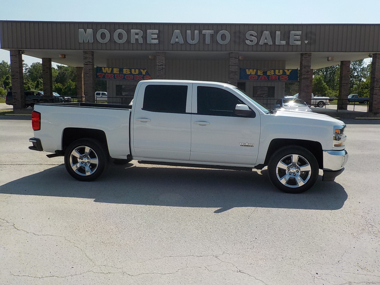 2017 Chevrolet Silverado 1500 - 3GCPCREC4HG214820 - Image #1