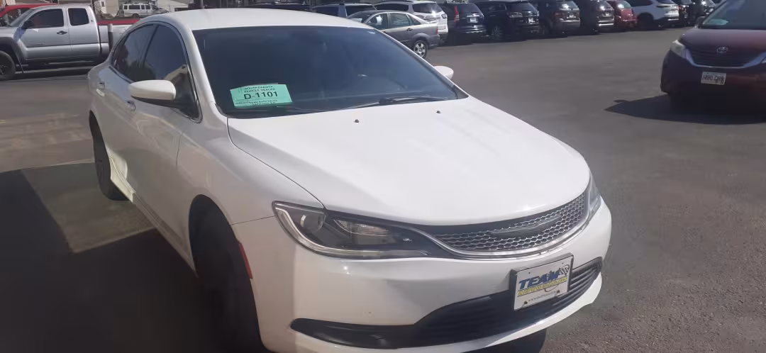 2017 Chrysler 200 - 1C3CCCFBXHN500961 - Image #3