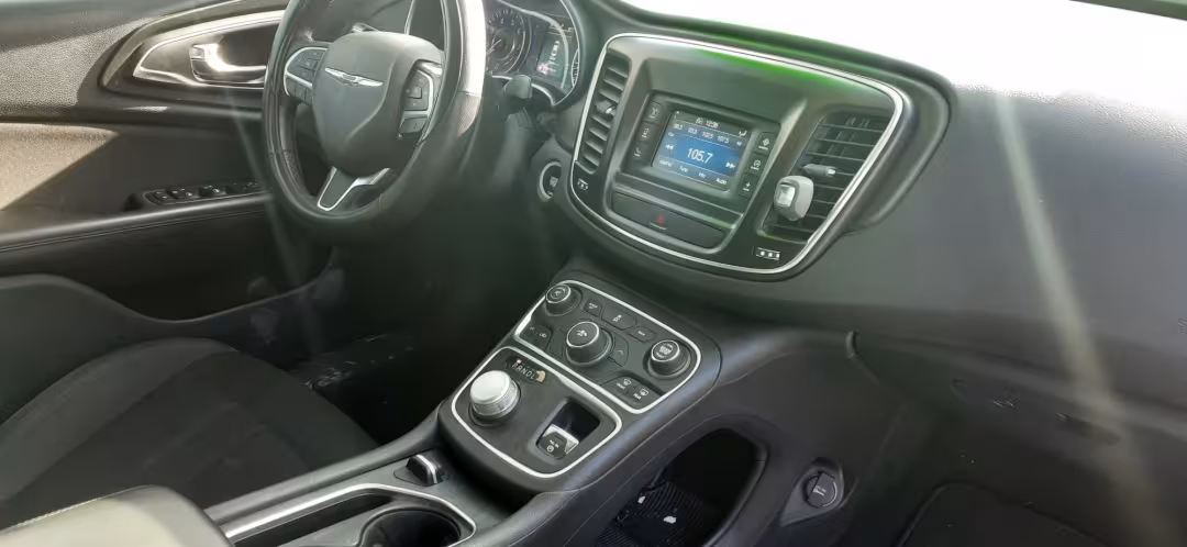 2017 Chrysler 200 - 1C3CCCFBXHN500961 - Image #6