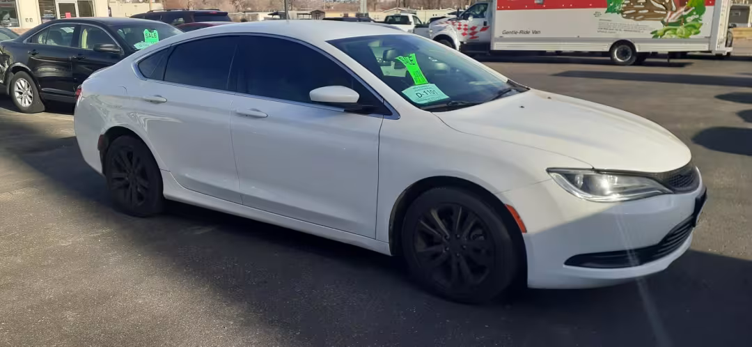 2017 Chrysler 200 - 1C3CCCFBXHN500961 - Image #7