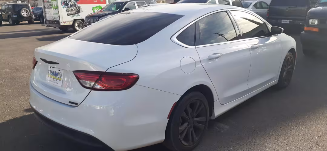 2017 Chrysler 200 - 1C3CCCFBXHN500961 - Image #8